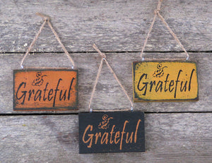 Grateful Wooden Ornament, Distressed Ornament, Fall Ornament, Pumpkin Charm, Wine Bottle Charm, Fall Decoration, Thanksgiving Decor